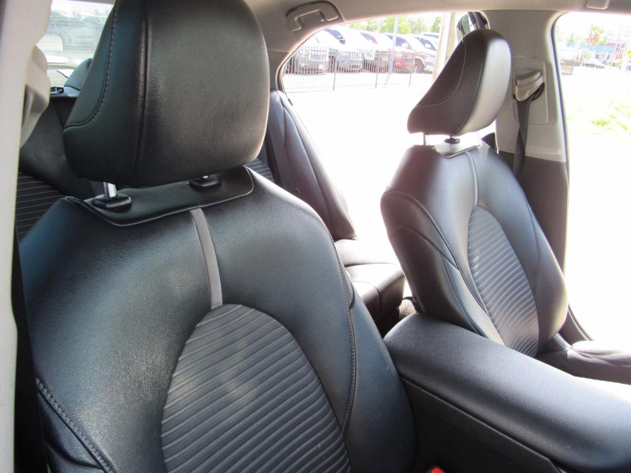 Toyota Camry XLE Auto (Natl) 2019