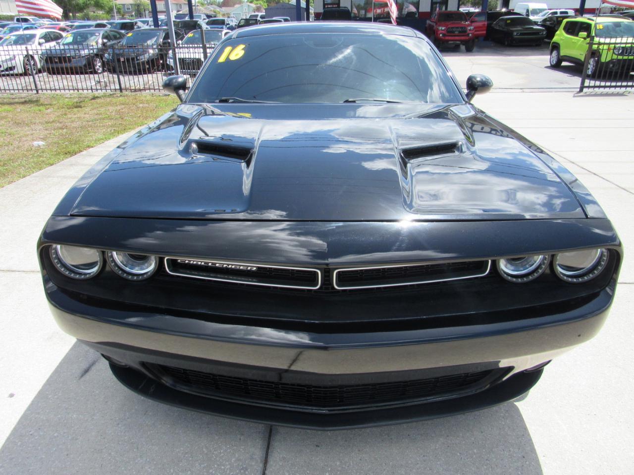Dodge Challenger 2dr Cpe SXT 2016