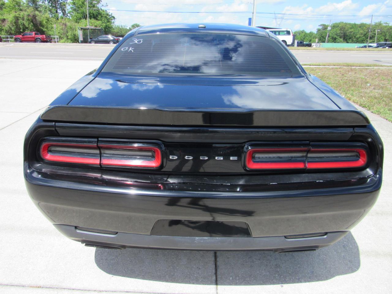 Dodge Challenger 2dr Cpe SXT 2016