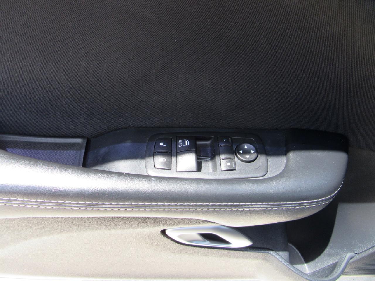 Dodge Challenger 2dr Cpe SXT 2016