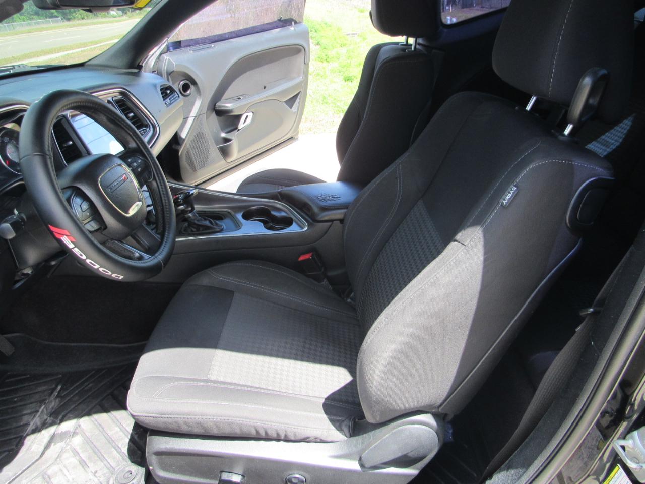 Dodge Challenger 2dr Cpe SXT 2016