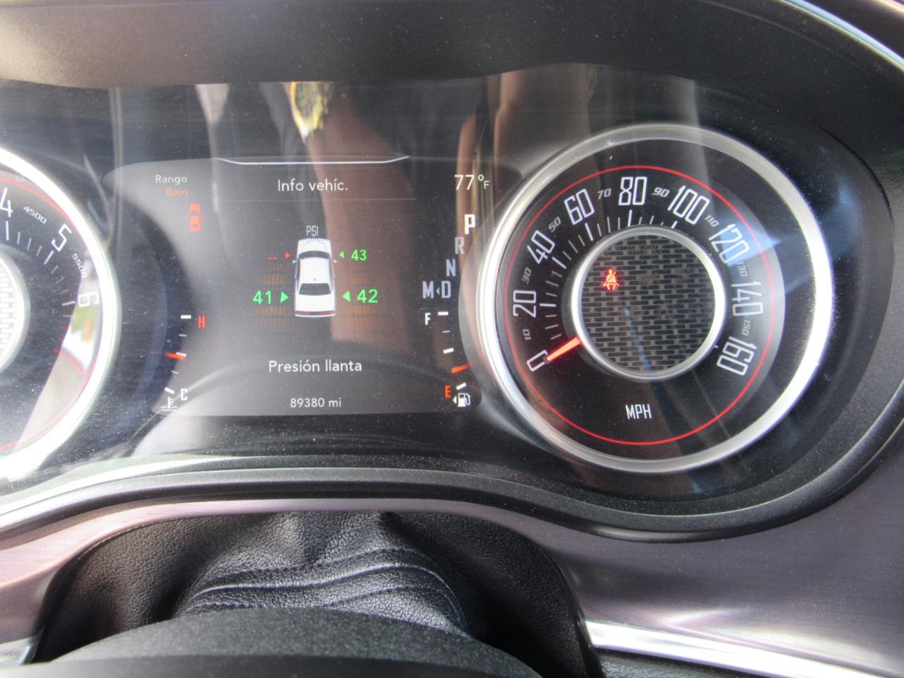 Dodge Challenger 2dr Cpe SXT 2016