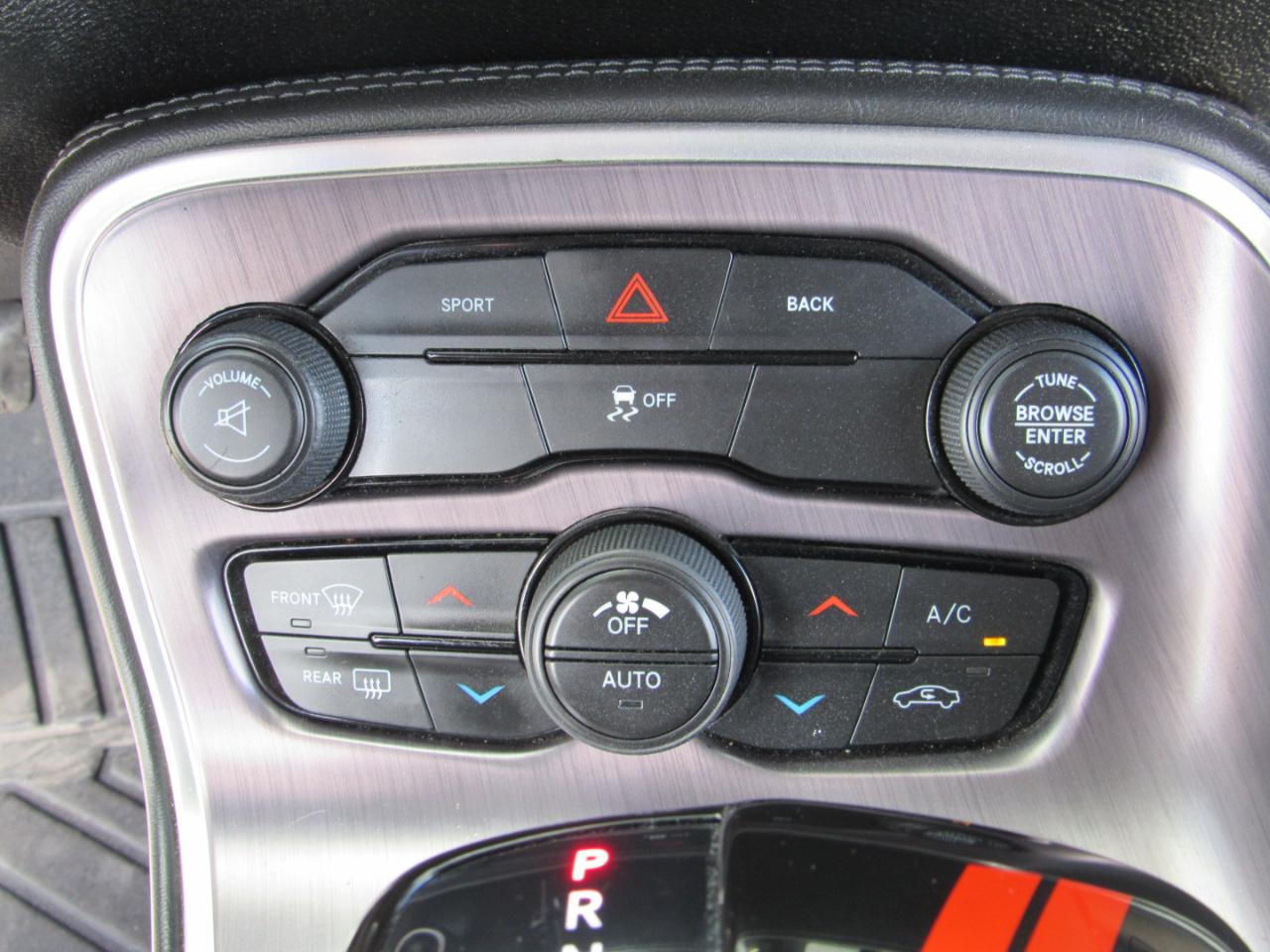 Dodge Challenger 2dr Cpe SXT 2016