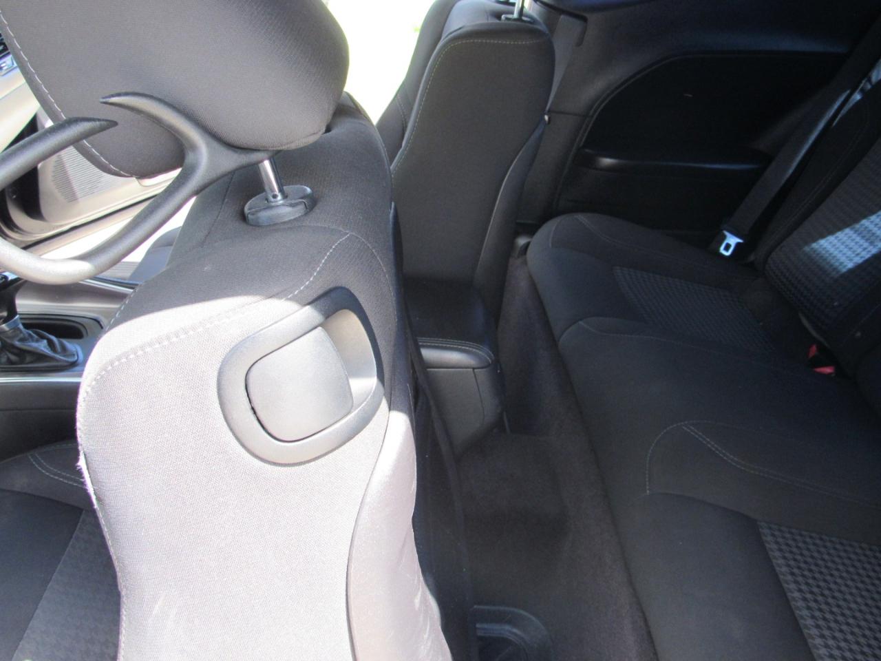 Dodge Challenger 2dr Cpe SXT 2016