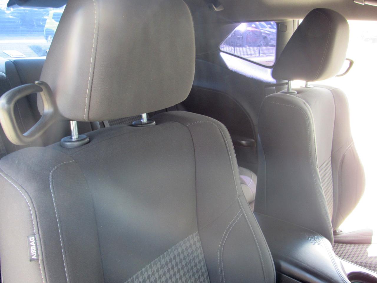 Dodge Challenger 2dr Cpe SXT 2016