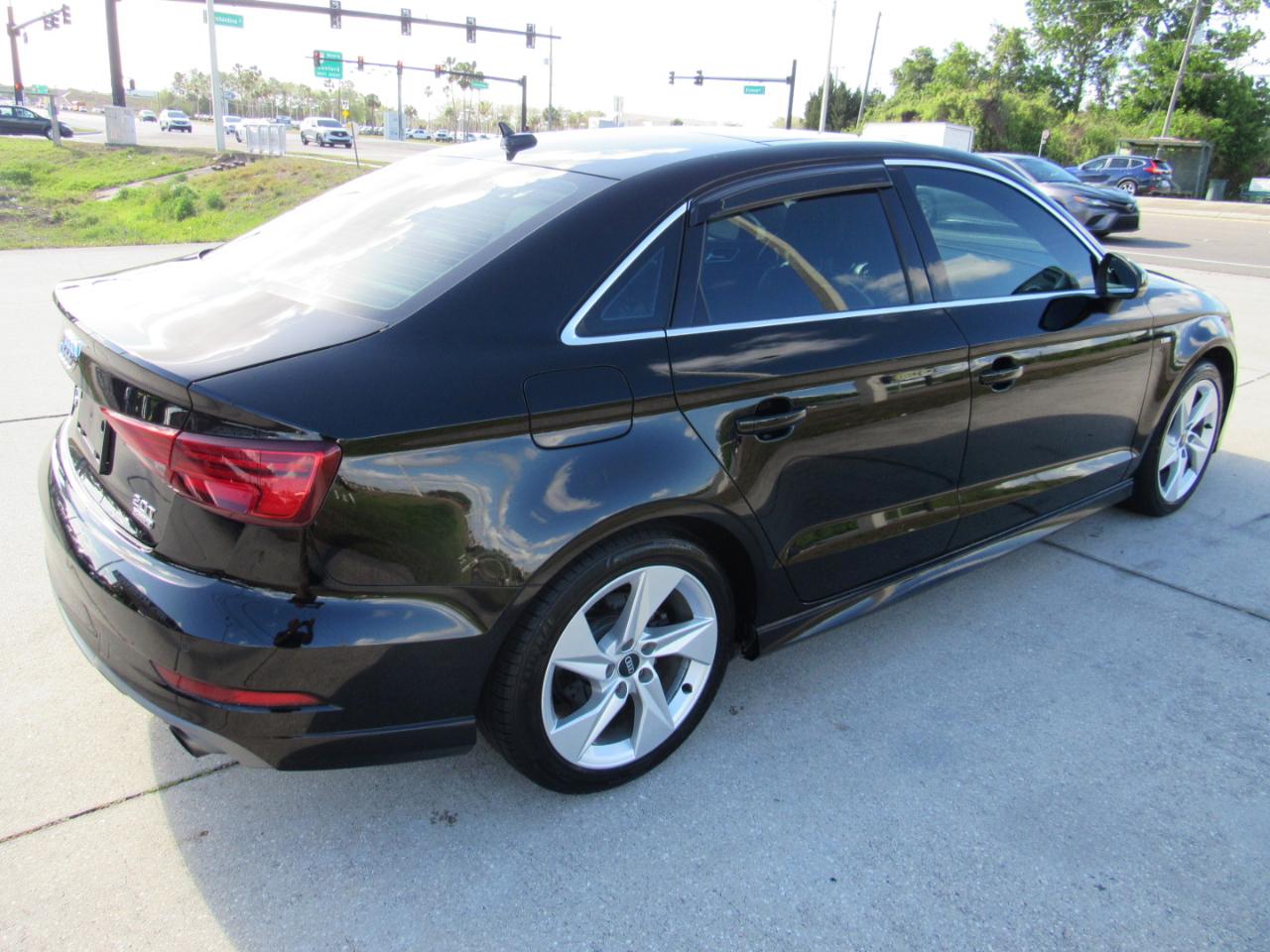 Audi A3 Sedan 2.0 TFSI Tech Premium Plus quattro AWD 2018