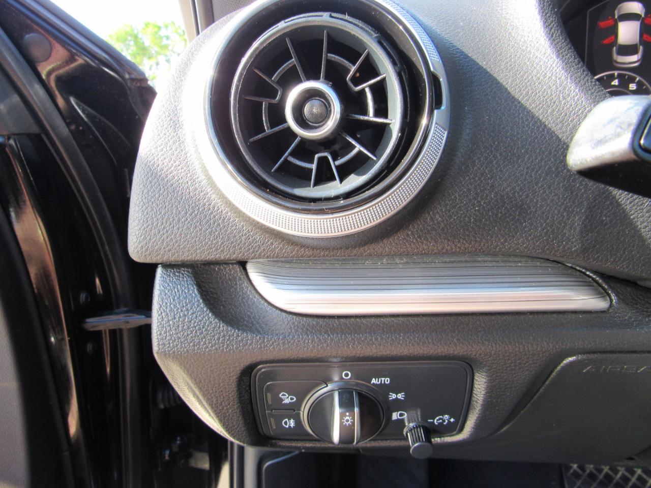 Audi A3 Sedan 2.0 TFSI Tech Premium Plus quattro AWD 2018