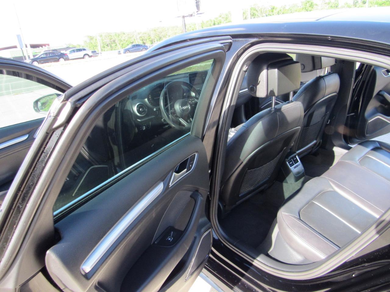 Audi A3 Sedan 2.0 TFSI Tech Premium Plus quattro AWD 2018