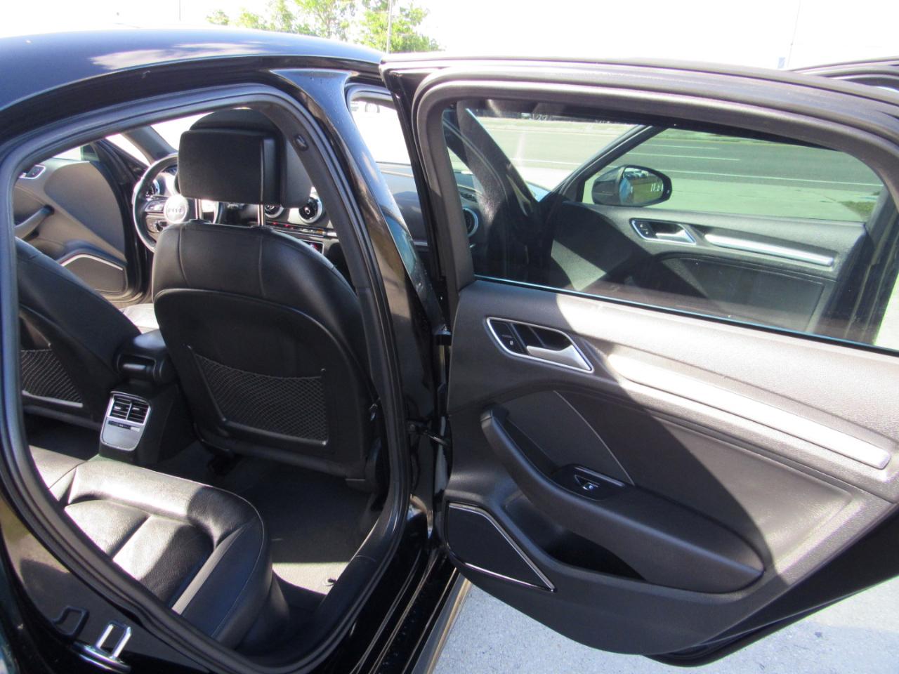 Audi A3 Sedan 2.0 TFSI Tech Premium Plus quattro AWD 2018