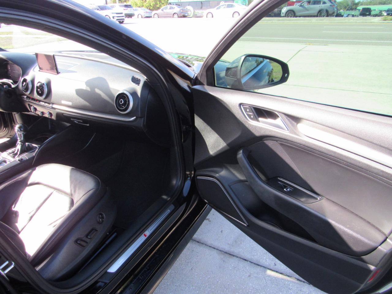 Audi A3 Sedan 2.0 TFSI Tech Premium Plus quattro AWD 2018