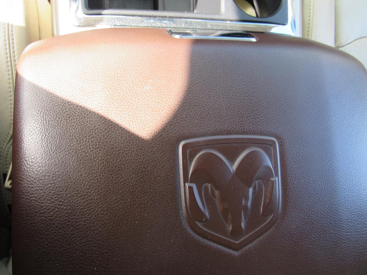 RAM 1500 4WD Quad Cab 140.5" Laramie 2014