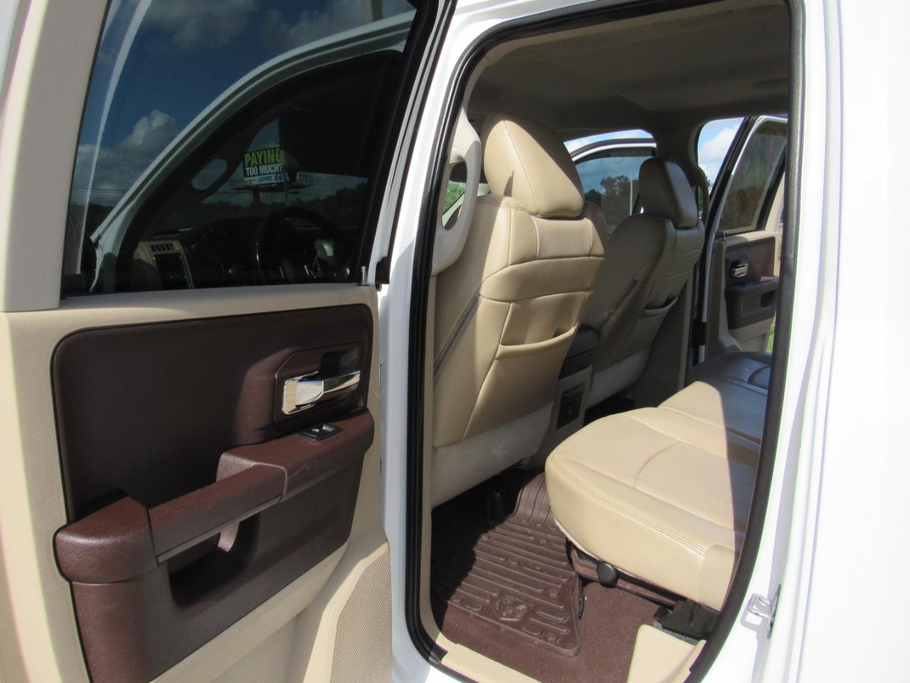 RAM 1500 4WD Quad Cab 140.5" Laramie 2014