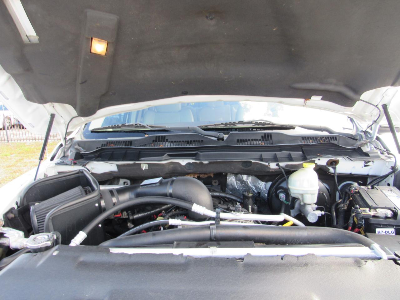 RAM 1500 4WD Quad Cab 140.5" Laramie 2014