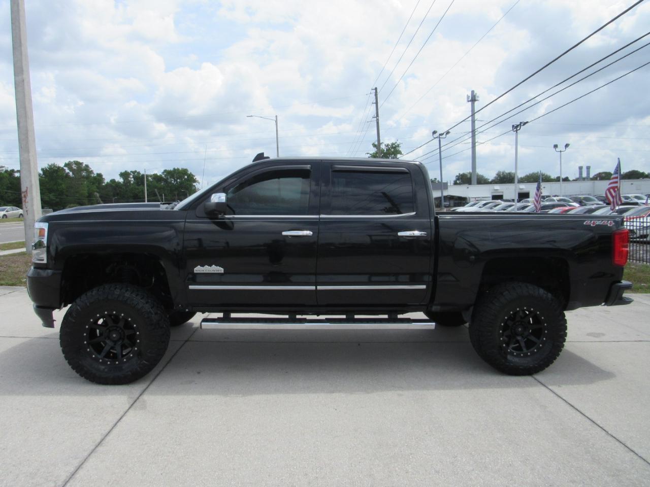 Chevrolet Silverado 1500 4WD Crew Cab 143.5" High Country 2017