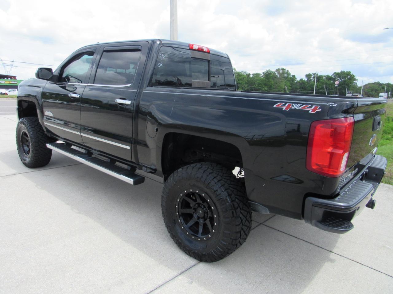 Chevrolet Silverado 1500 4WD Crew Cab 143.5" High Country 2017