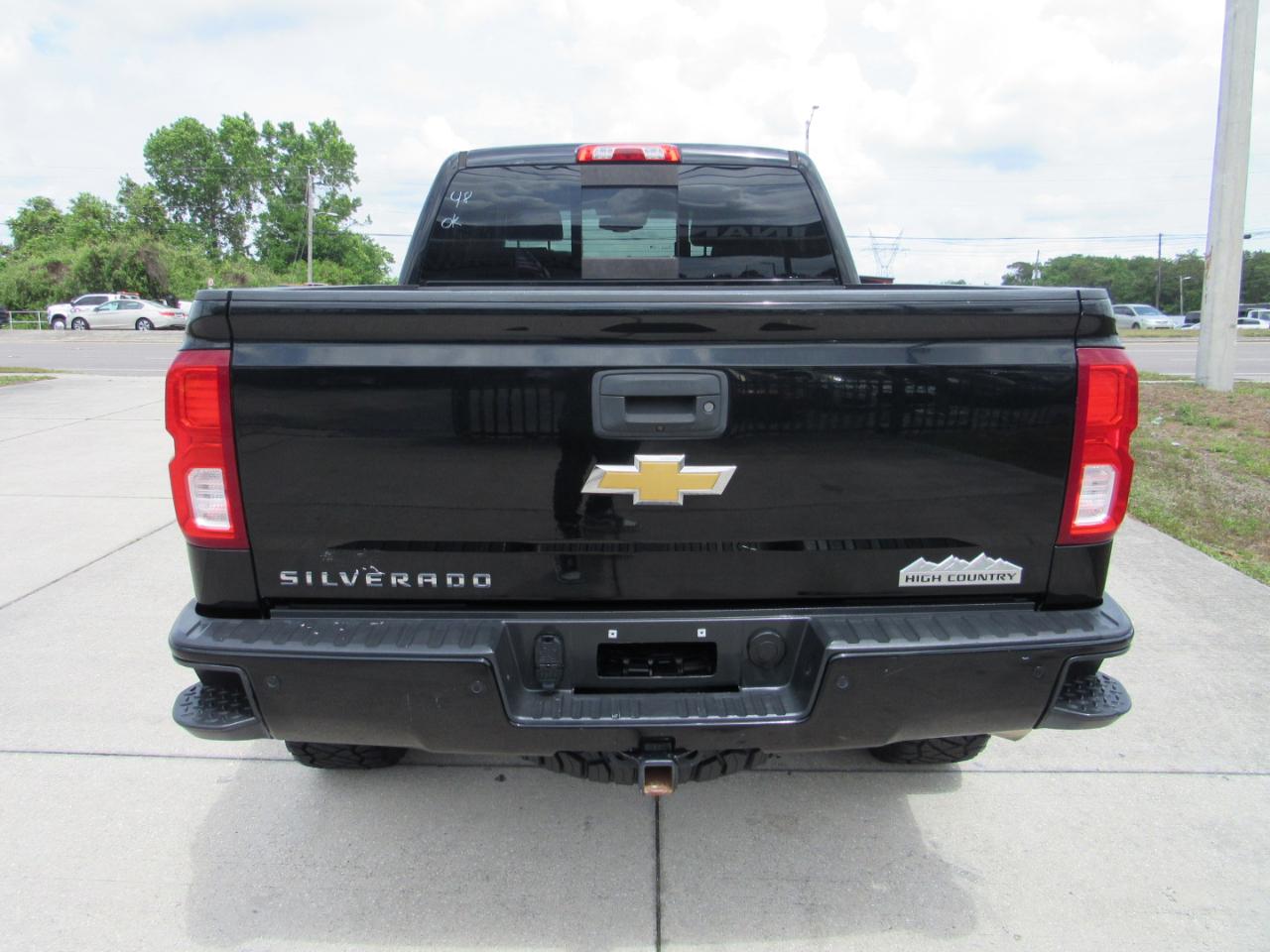 Chevrolet Silverado 1500 4WD Crew Cab 143.5" High Country 2017
