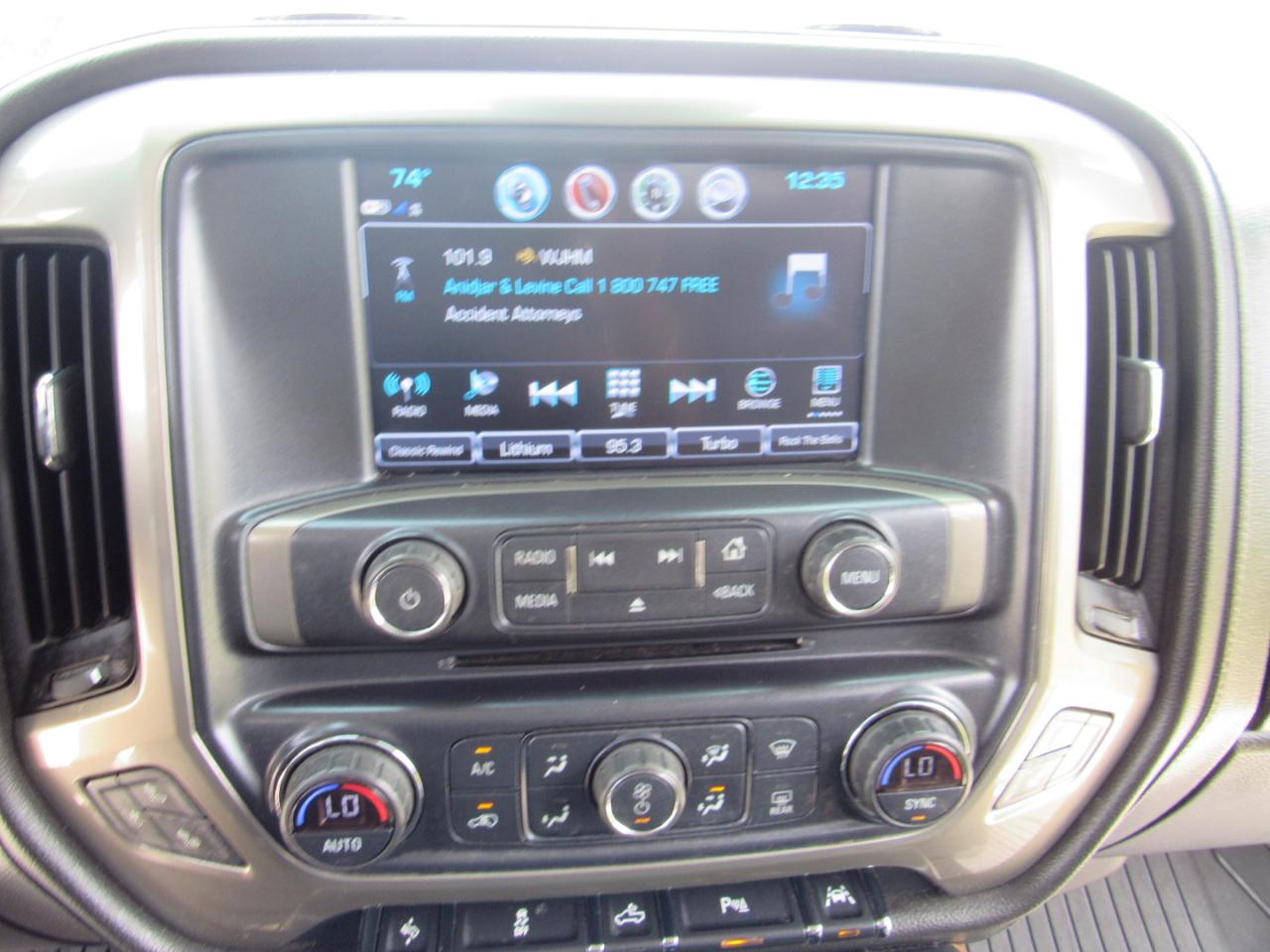 Chevrolet Silverado 1500 4WD Crew Cab 143.5" High Country 2017