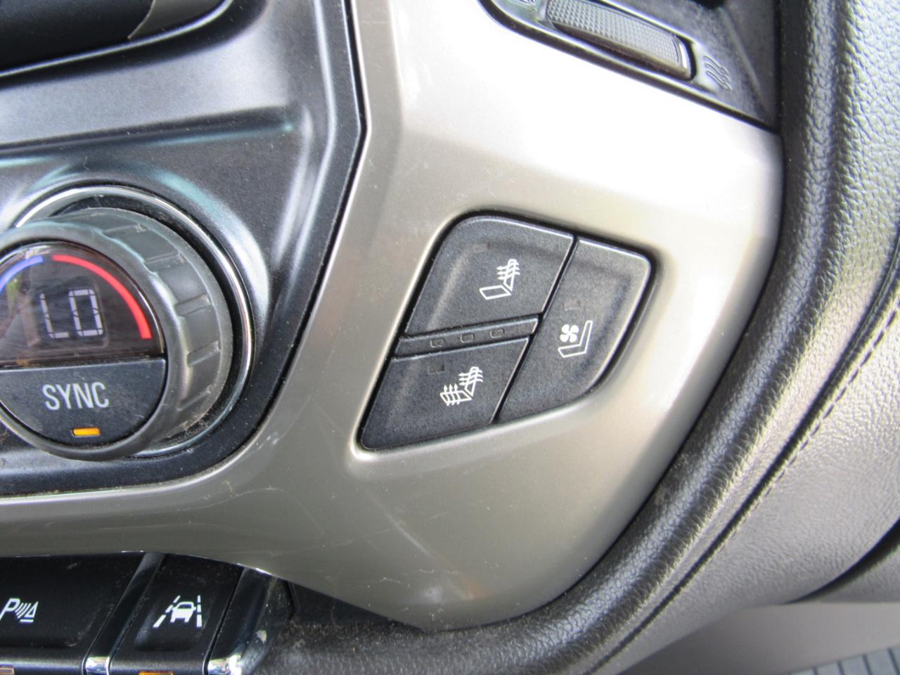 Chevrolet Silverado 1500 4WD Crew Cab 143.5" High Country 2017