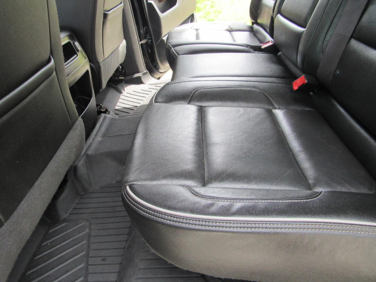 Chevrolet Silverado 1500 4WD Crew Cab 143.5" High Country 2017