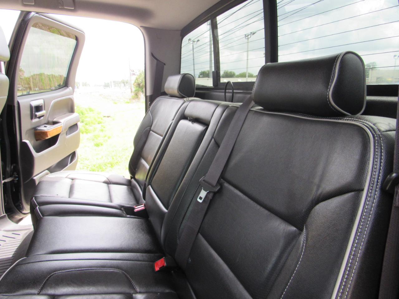 Chevrolet Silverado 1500 4WD Crew Cab 143.5" High Country 2017