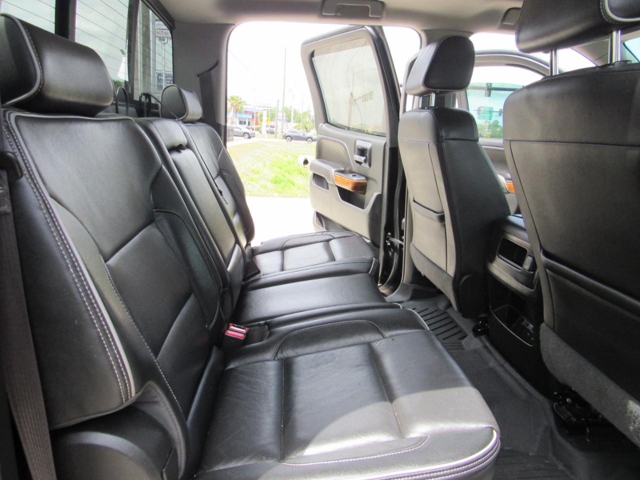 Chevrolet Silverado 1500 4WD Crew Cab 143.5" High Country 2017