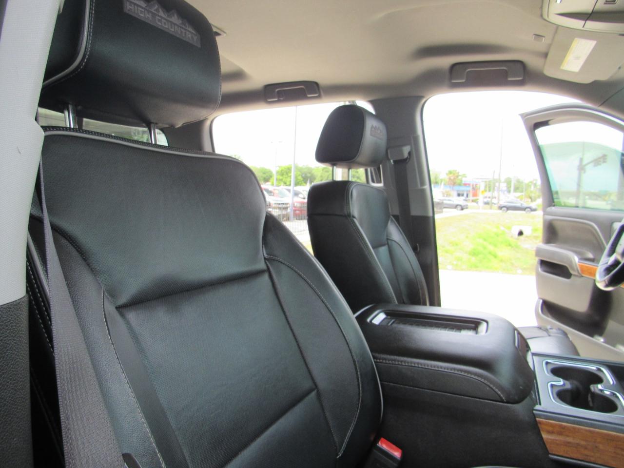 Chevrolet Silverado 1500 4WD Crew Cab 143.5" High Country 2017