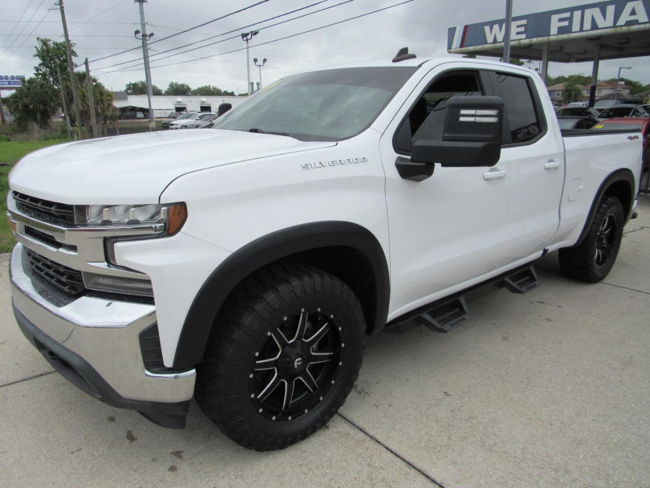 Chevrolet Silverado 1500 4WD Double Cab 147" LT 2020