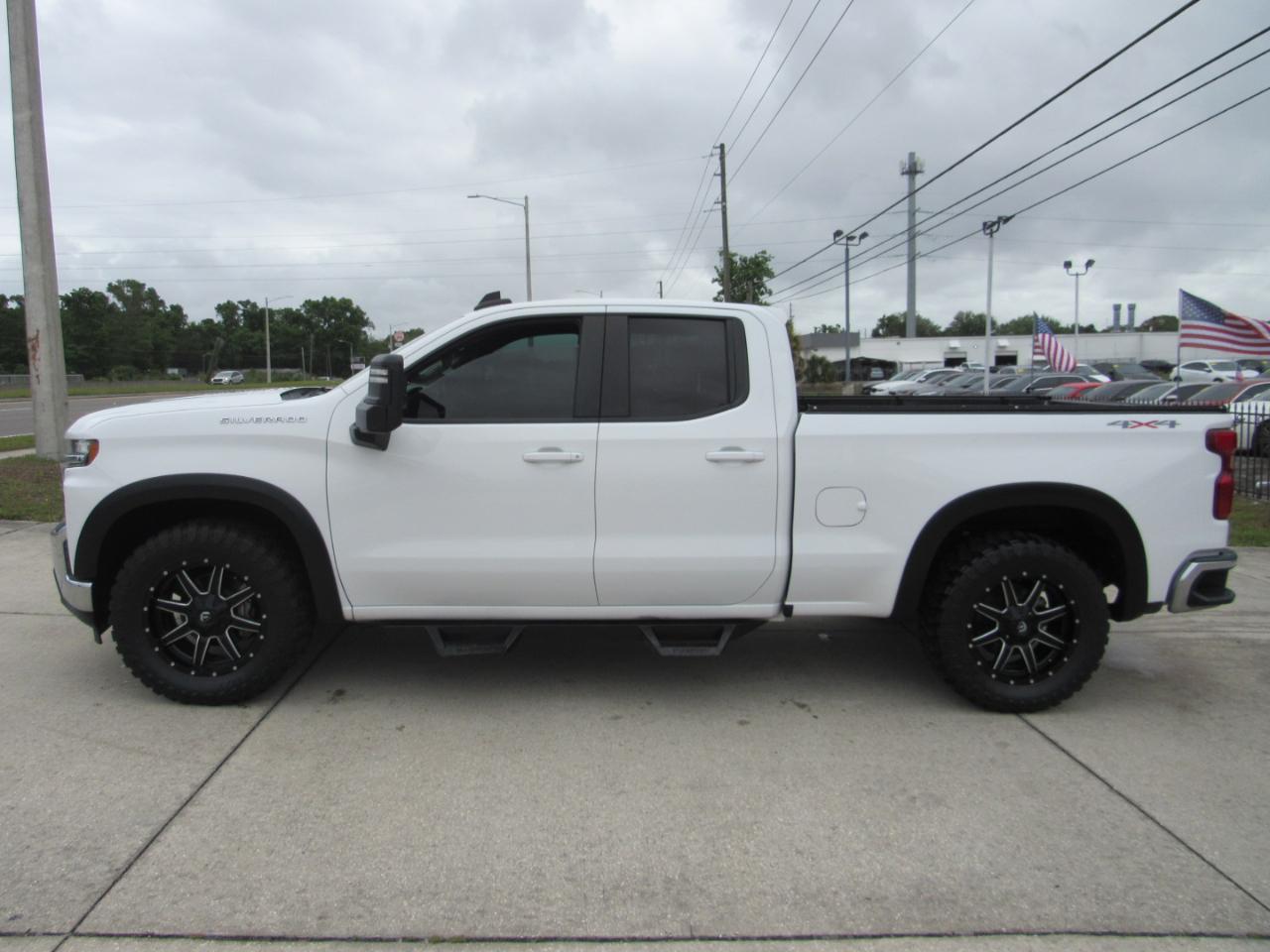 Chevrolet Silverado 1500 4WD Double Cab 147" LT 2020