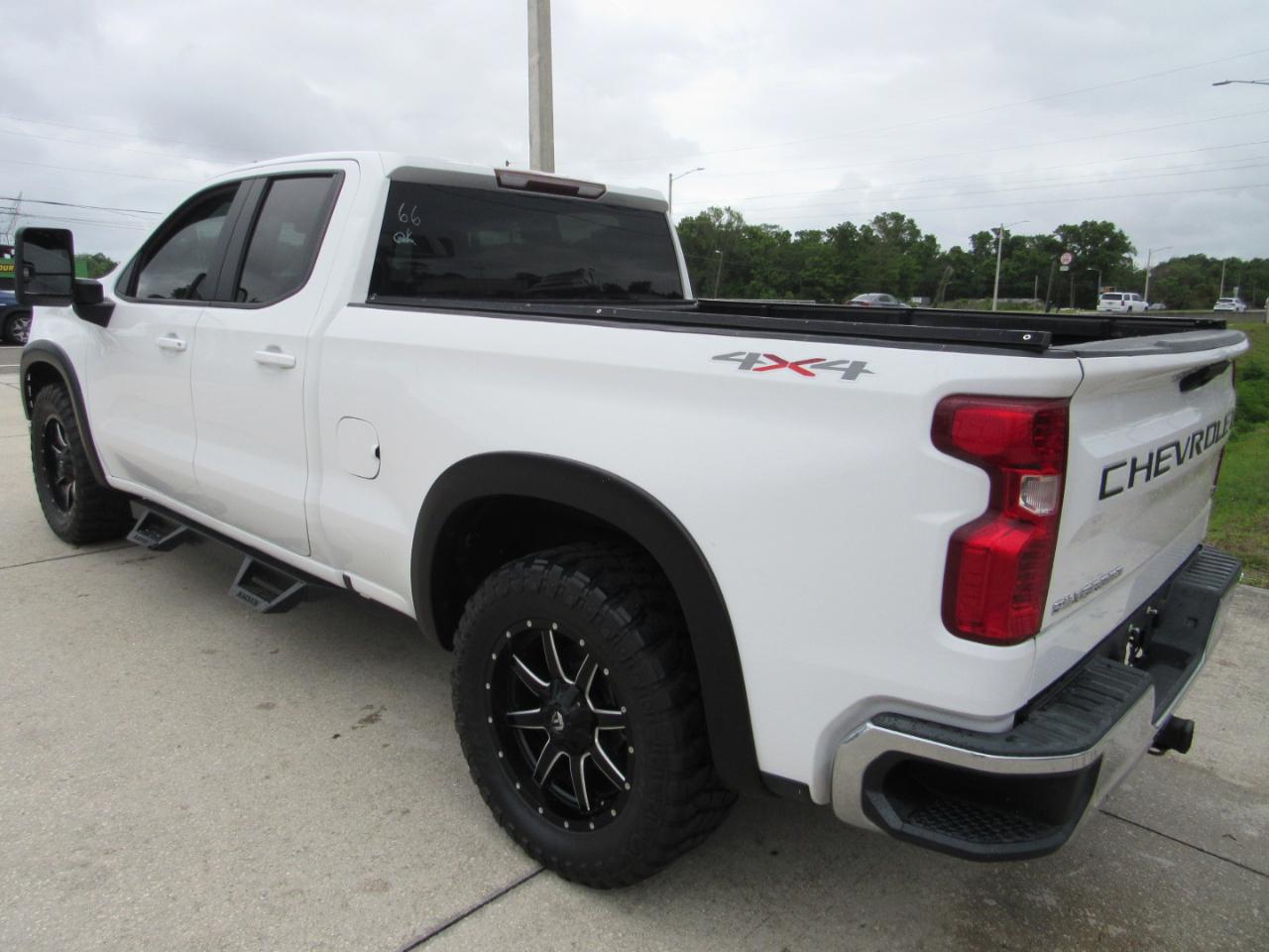 Chevrolet Silverado 1500 4WD Double Cab 147" LT 2020