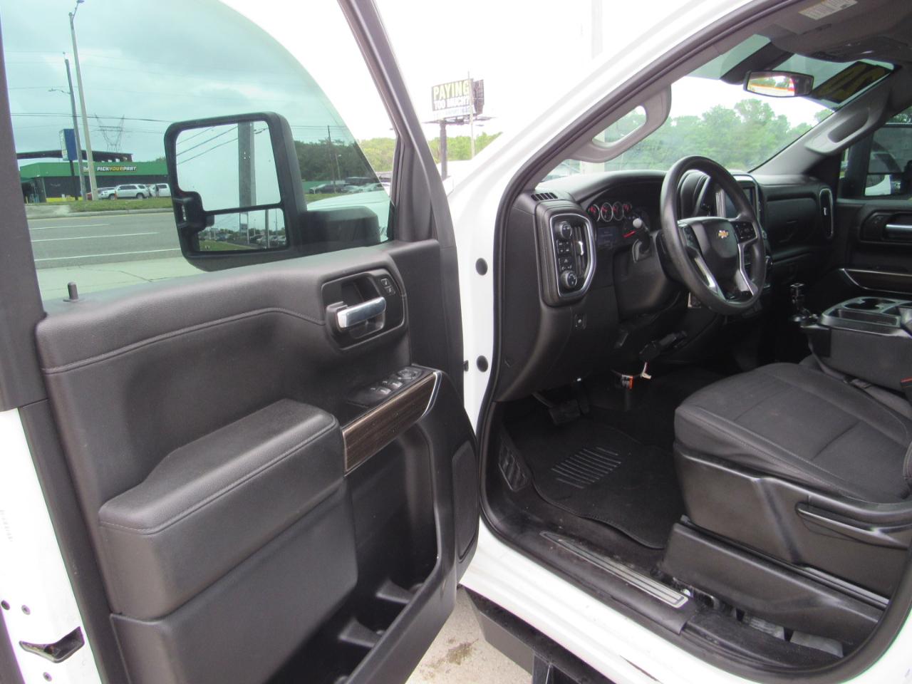 Chevrolet Silverado 1500 4WD Double Cab 147" LT 2020