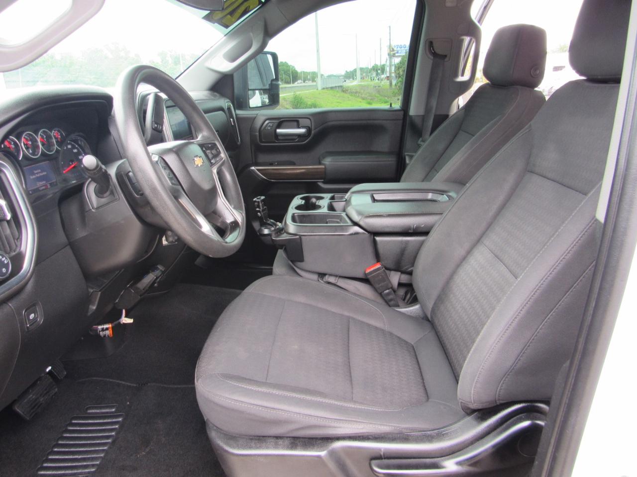 Chevrolet Silverado 1500 4WD Double Cab 147" LT 2020