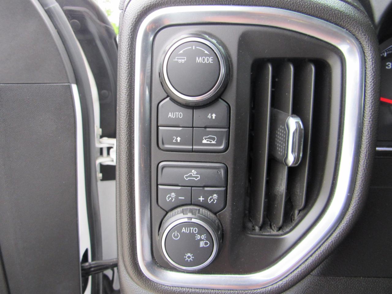 Chevrolet Silverado 1500 4WD Double Cab 147" LT 2020