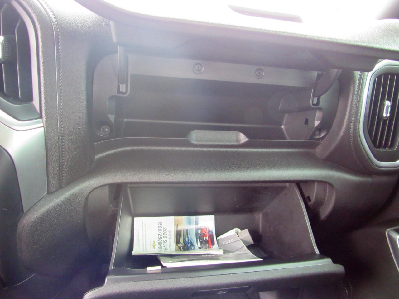 Chevrolet Silverado 1500 4WD Double Cab 147" LT 2020