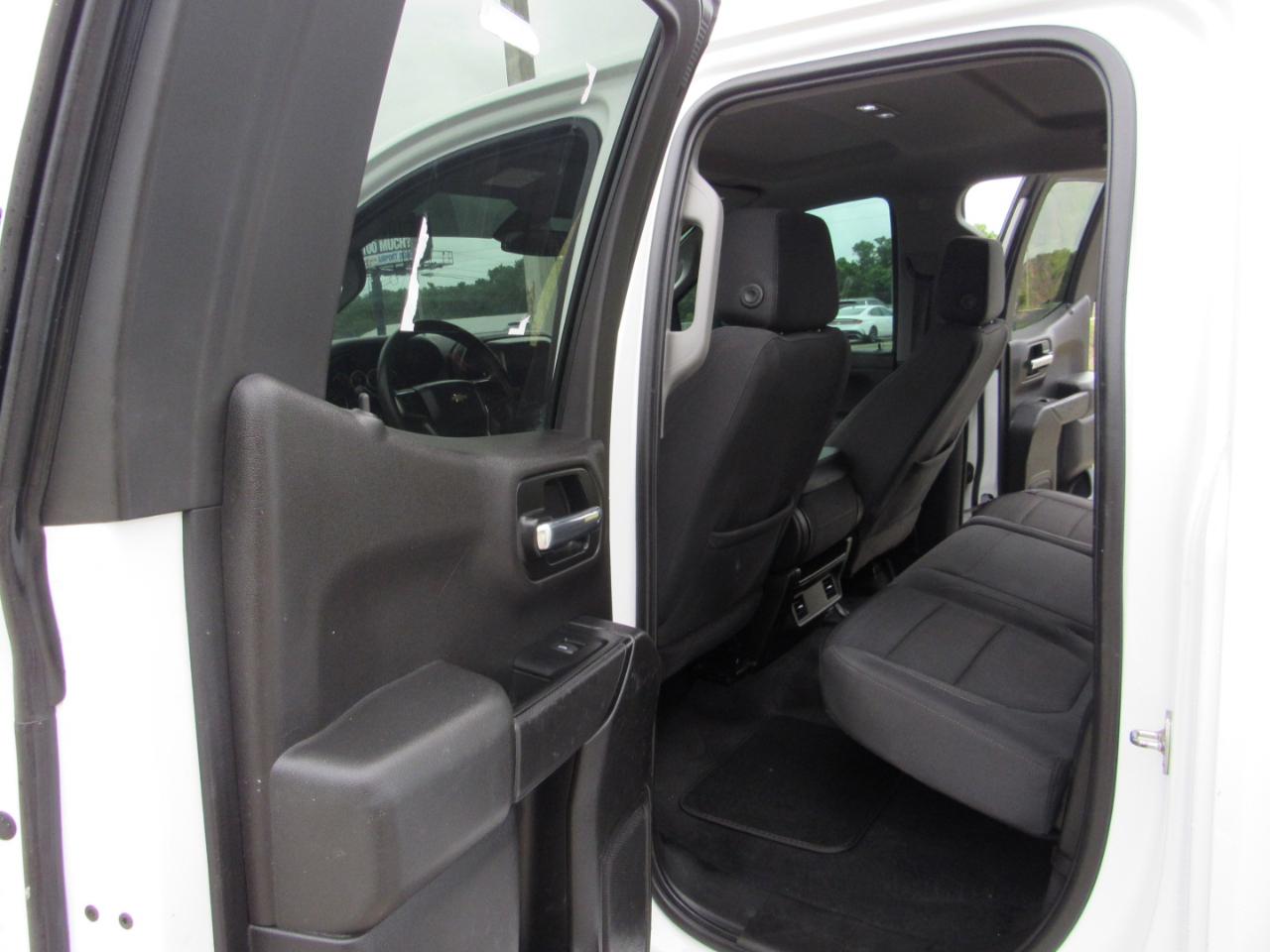 Chevrolet Silverado 1500 4WD Double Cab 147" LT 2020