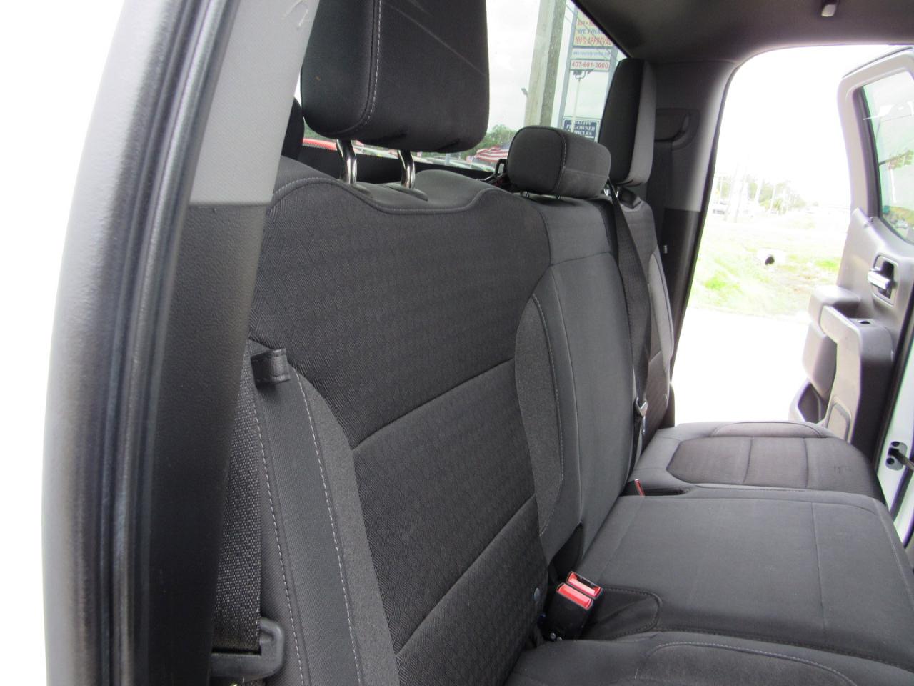 Chevrolet Silverado 1500 4WD Double Cab 147" LT 2020