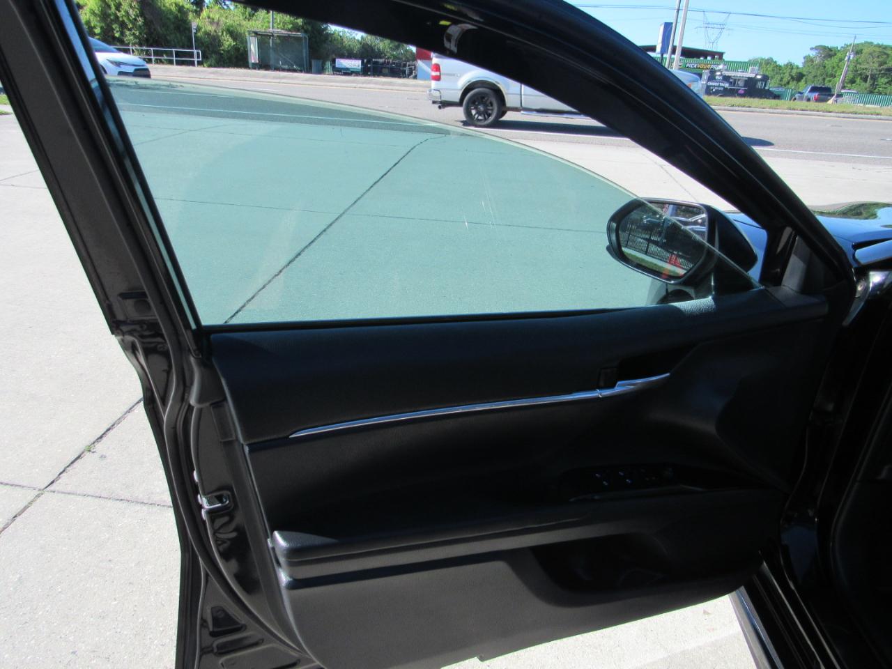 Toyota Camry XLE Auto (Natl) 2018