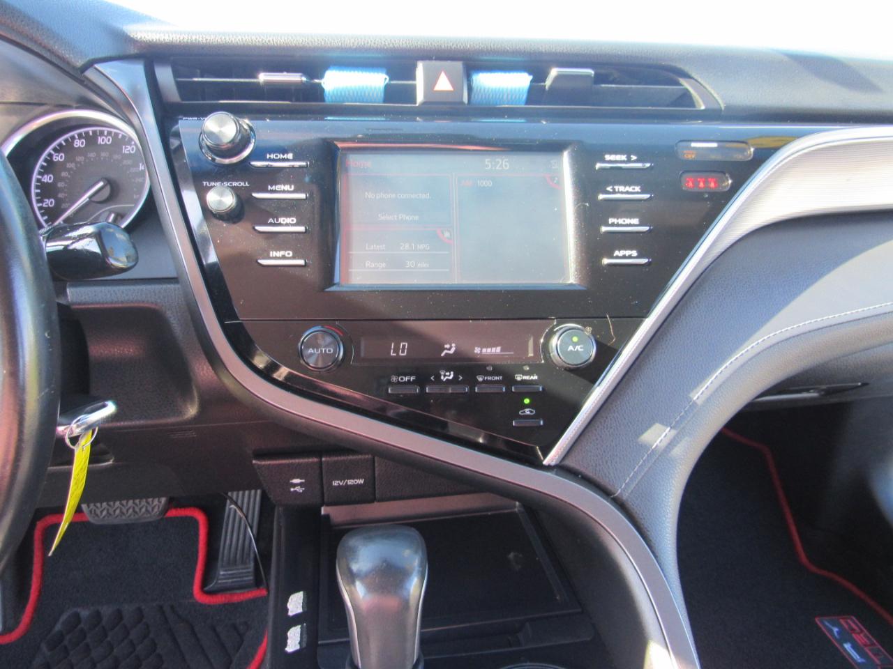 Toyota Camry XLE Auto (Natl) 2018