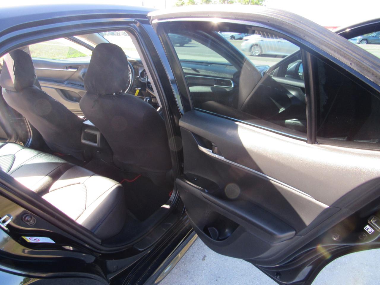 Toyota Camry XLE Auto (Natl) 2018