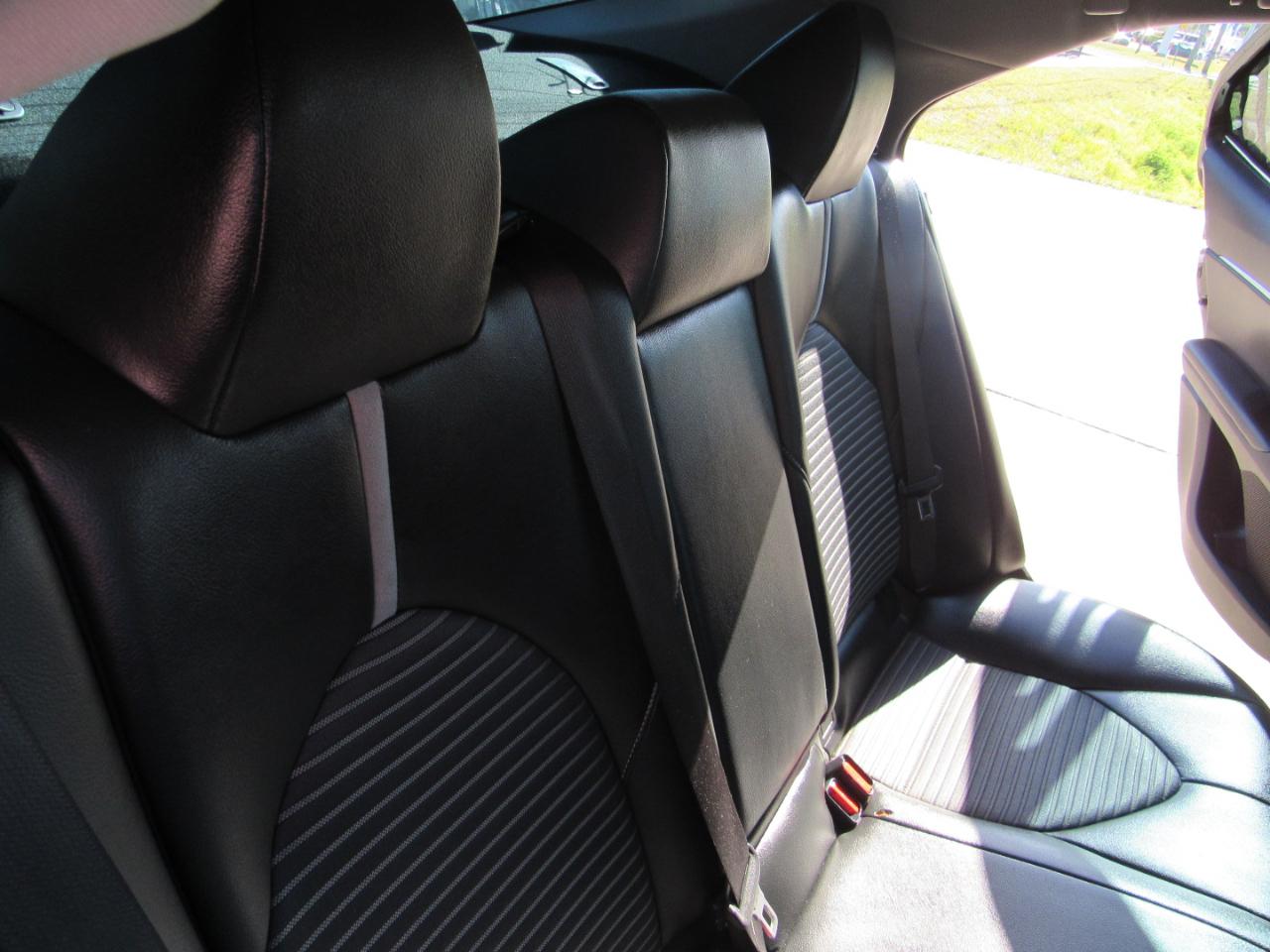 Toyota Camry XLE Auto (Natl) 2018