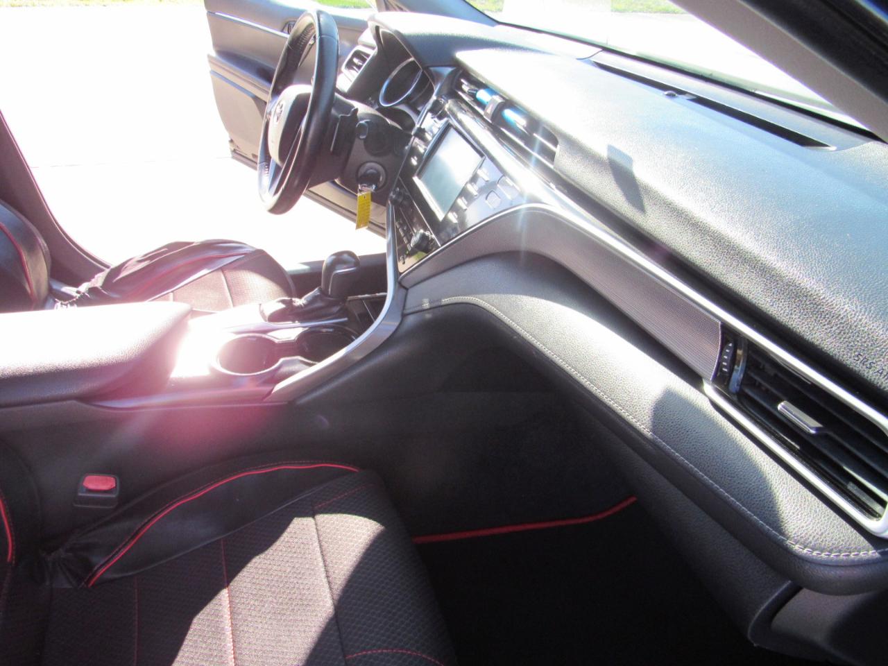 Toyota Camry XLE Auto (Natl) 2018