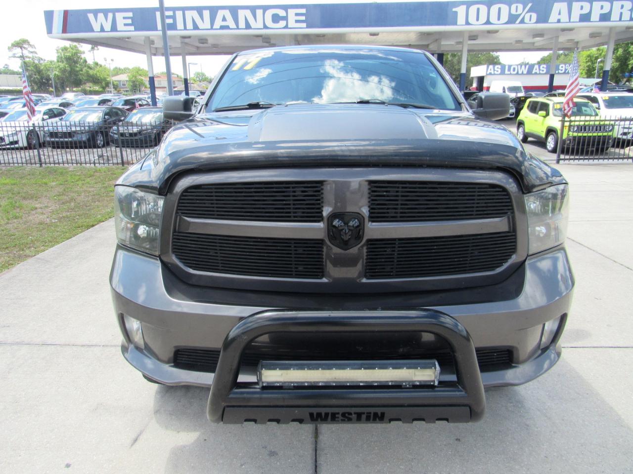 RAM 1500 Express 4x4 Quad Cab 6'4" Box 2017