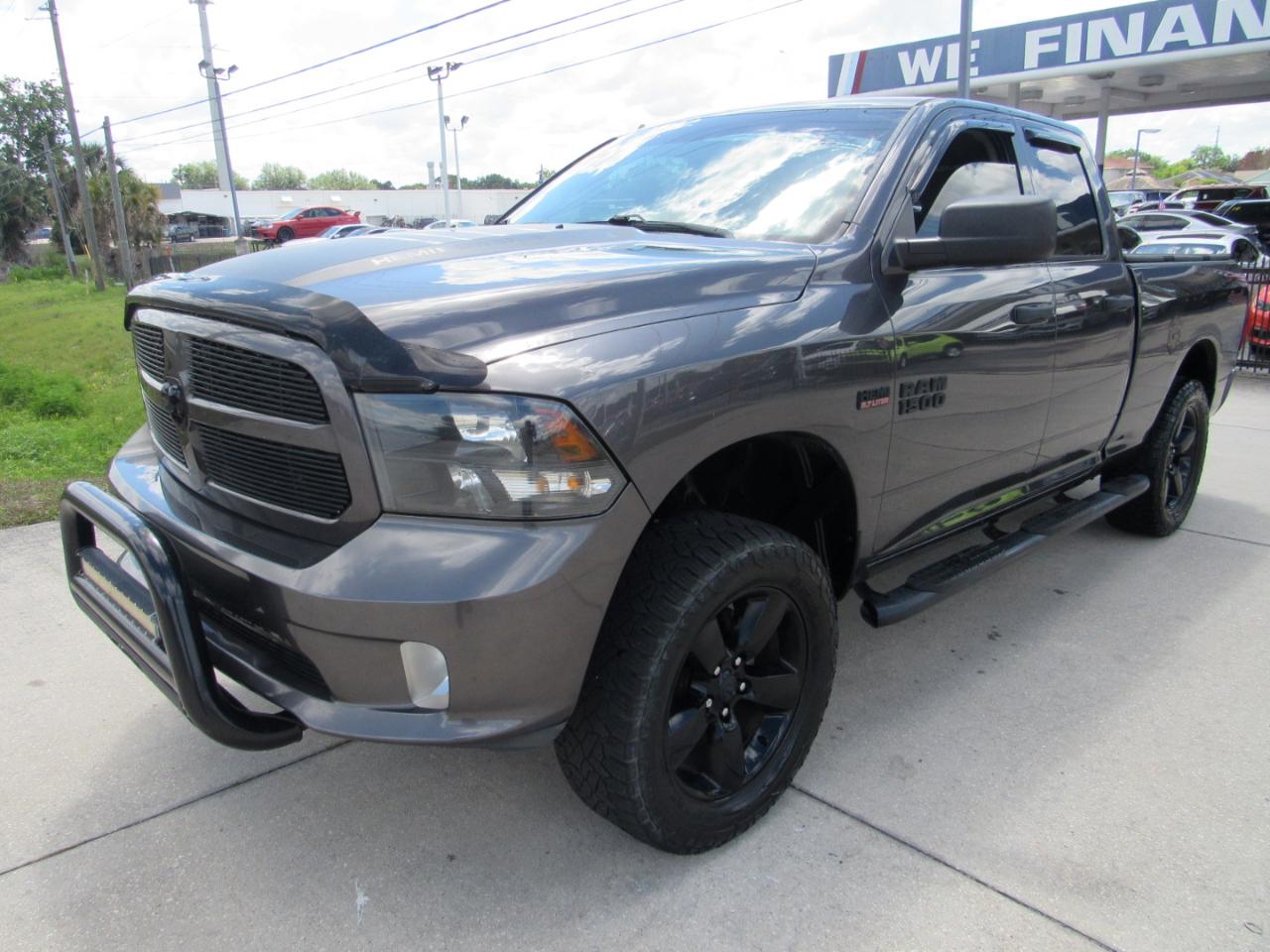 RAM 1500 Express 4x4 Quad Cab 6'4" Box 2017