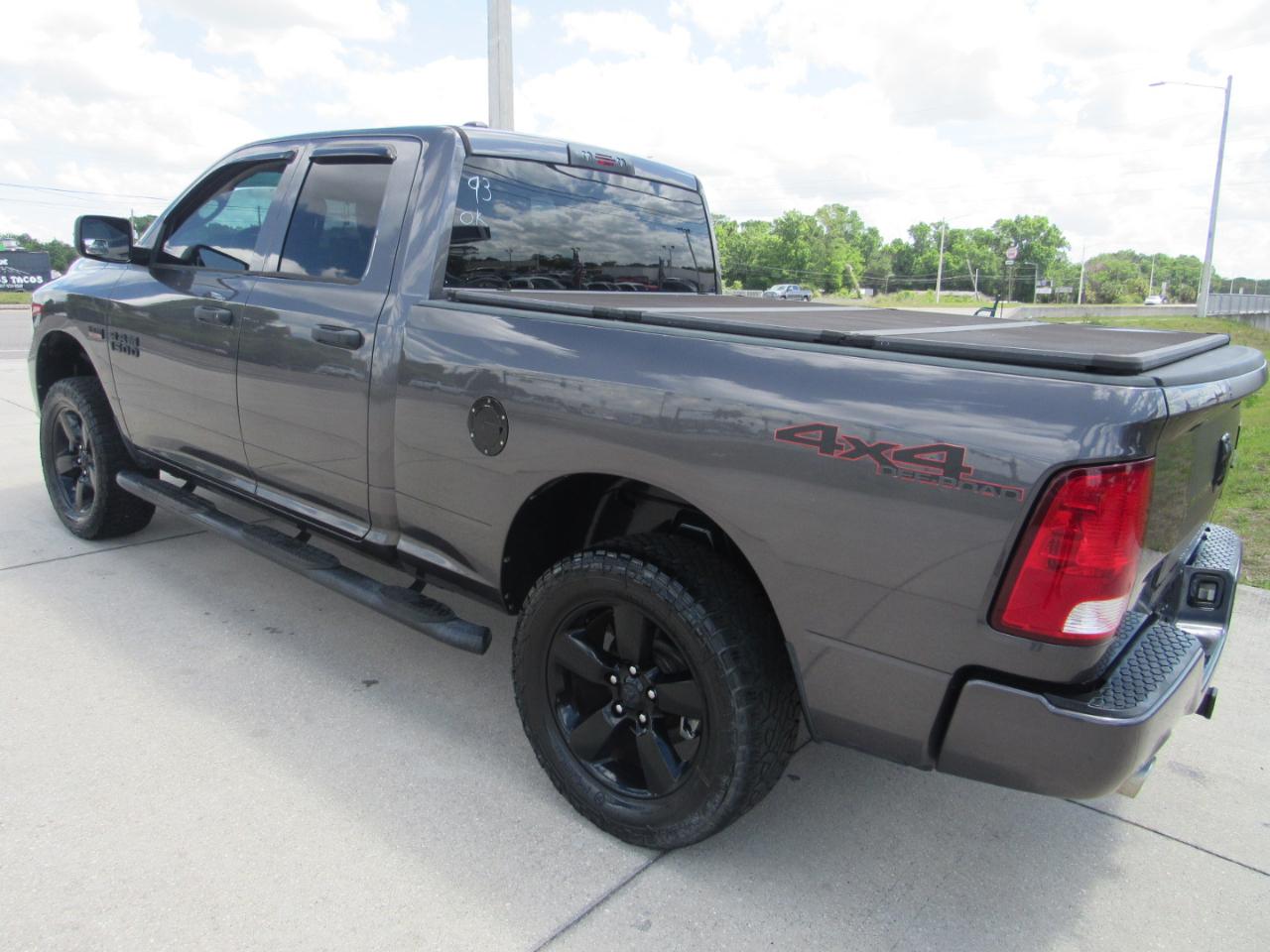 RAM 1500 Express 4x4 Quad Cab 6'4" Box 2017