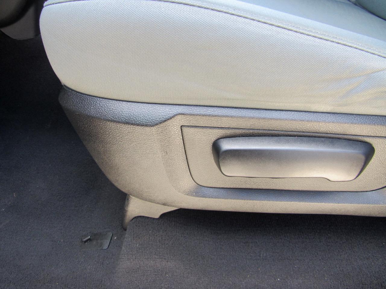 RAM 1500 Express 4x4 Quad Cab 6'4" Box 2017