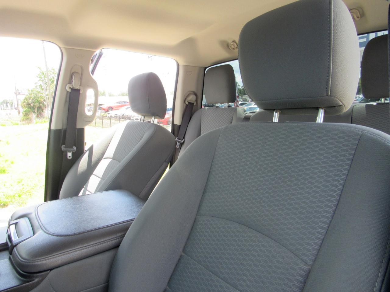 RAM 1500 Express 4x4 Quad Cab 6'4" Box 2017