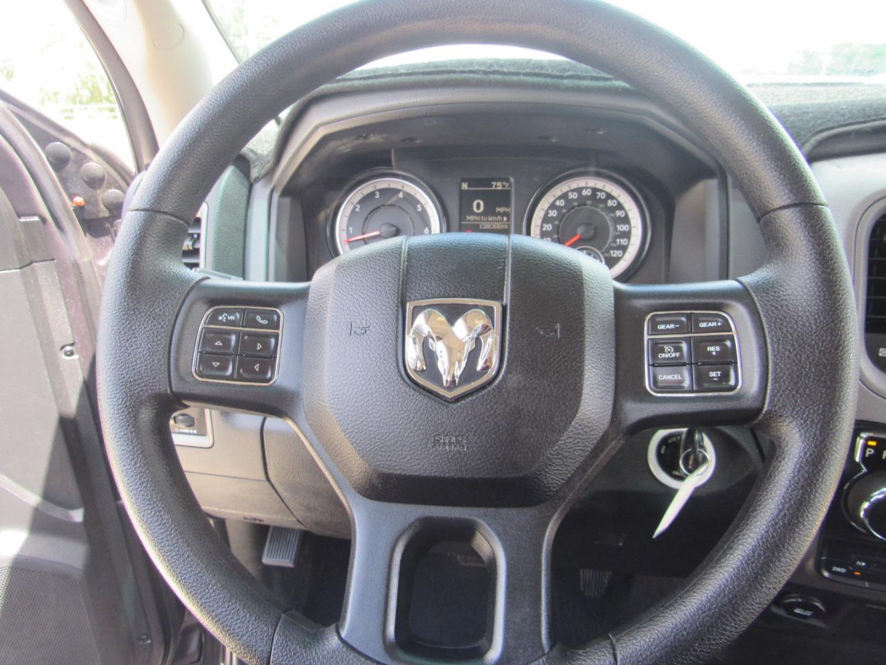 RAM 1500 Express 4x4 Quad Cab 6'4" Box 2017