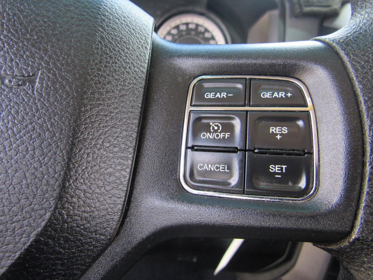 RAM 1500 Express 4x4 Quad Cab 6'4" Box 2017