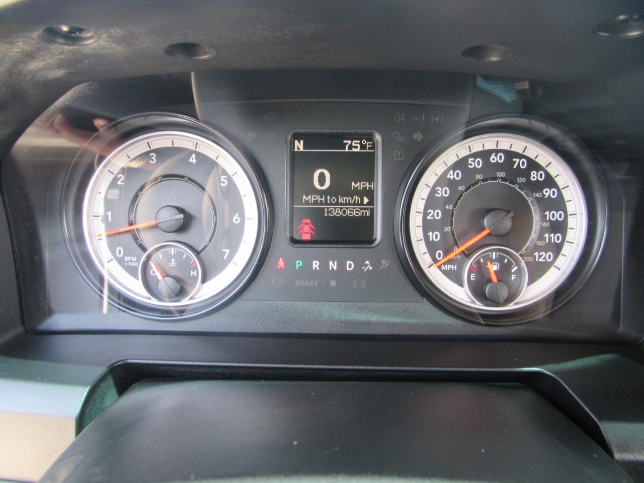 RAM 1500 Express 4x4 Quad Cab 6'4" Box 2017