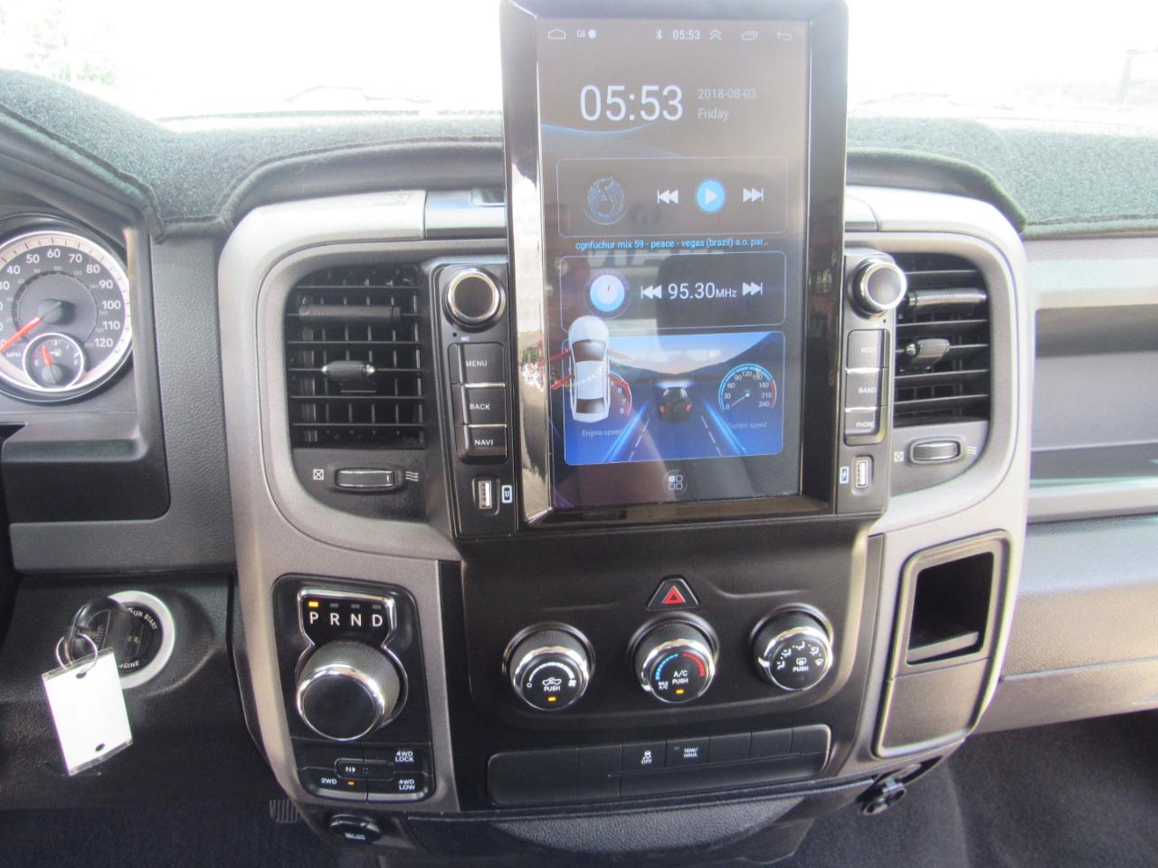 RAM 1500 Express 4x4 Quad Cab 6'4" Box 2017