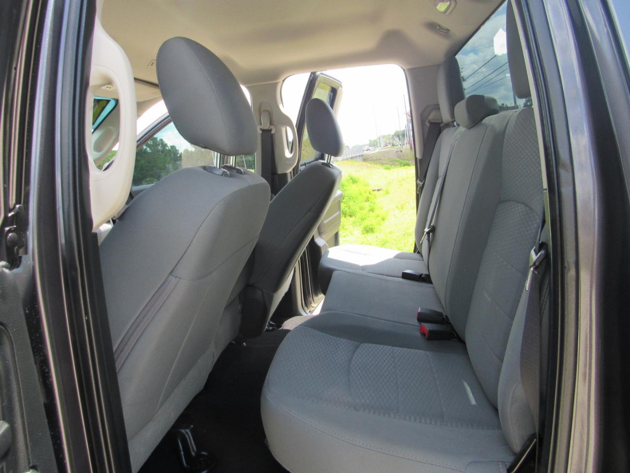 RAM 1500 Express 4x4 Quad Cab 6'4" Box 2017